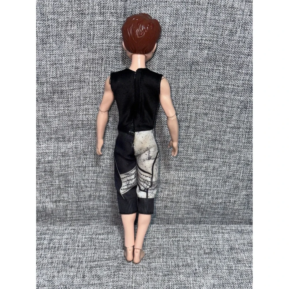 Disney Descendants Ben Doll Isle of the Lost Brown Hair 11 Inch Action Figure